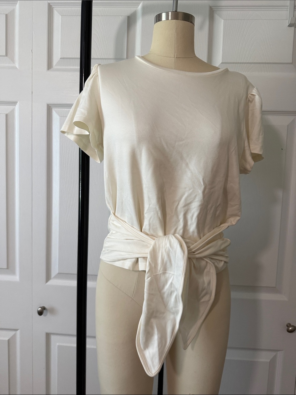 Ann Taylor Cream Short Sleeve Tie-Waist Tee